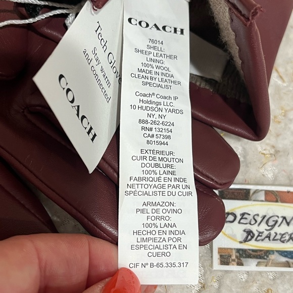 COACH Sculptured Sheep Leather Tech Gloves NWT Wine 76014 Size 6.5 - Picture 6 of 8